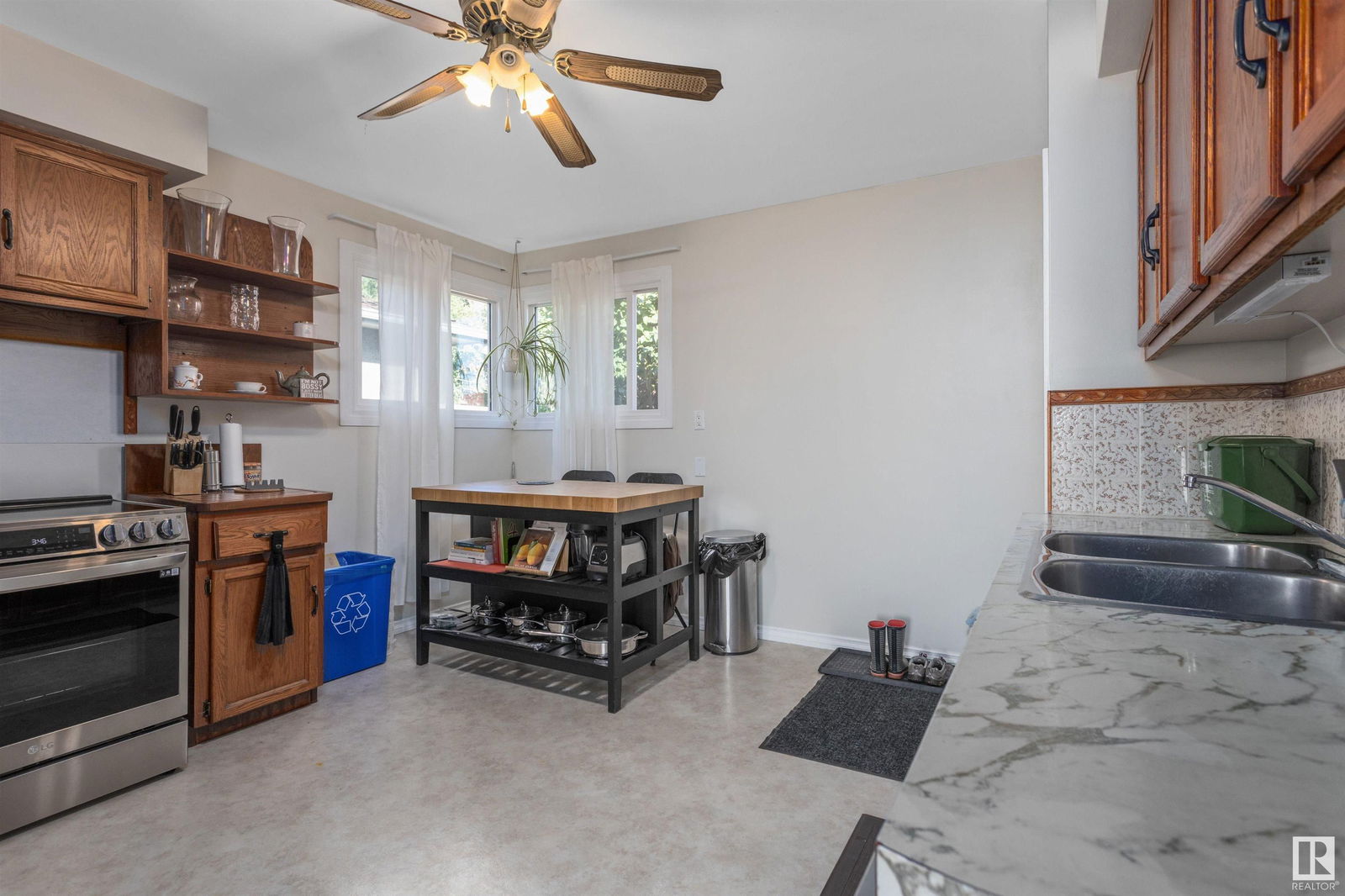 Listing Image 13
