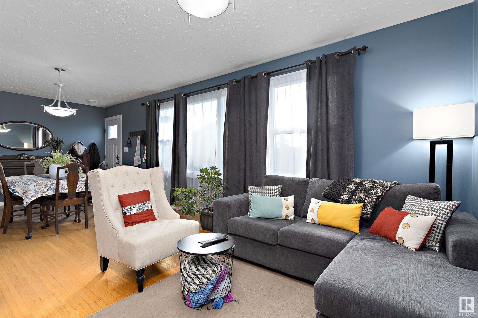 Listing Image 5
