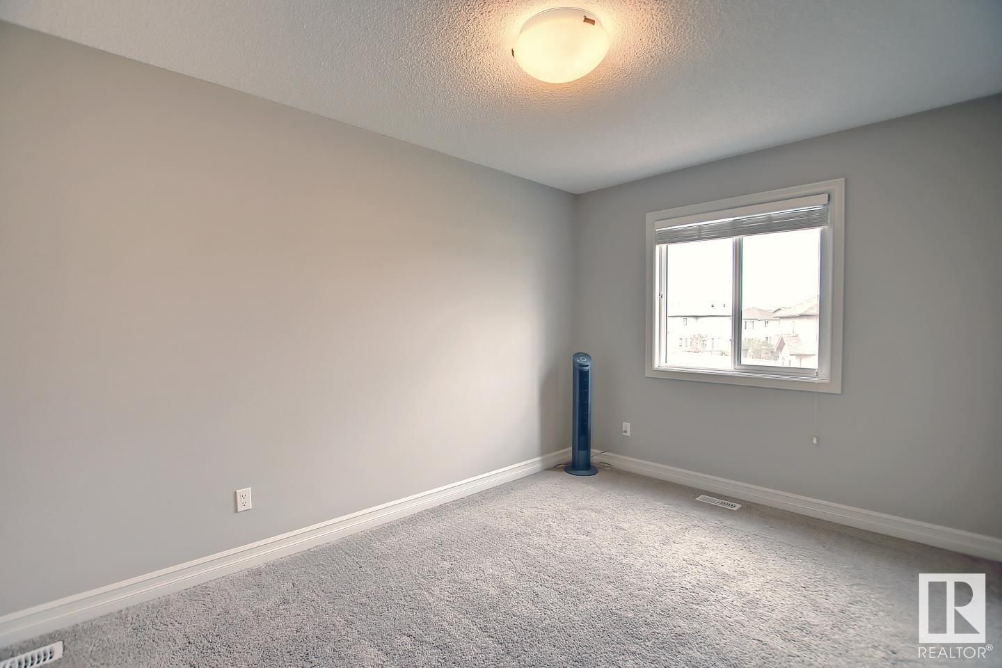 Listing Image 30
