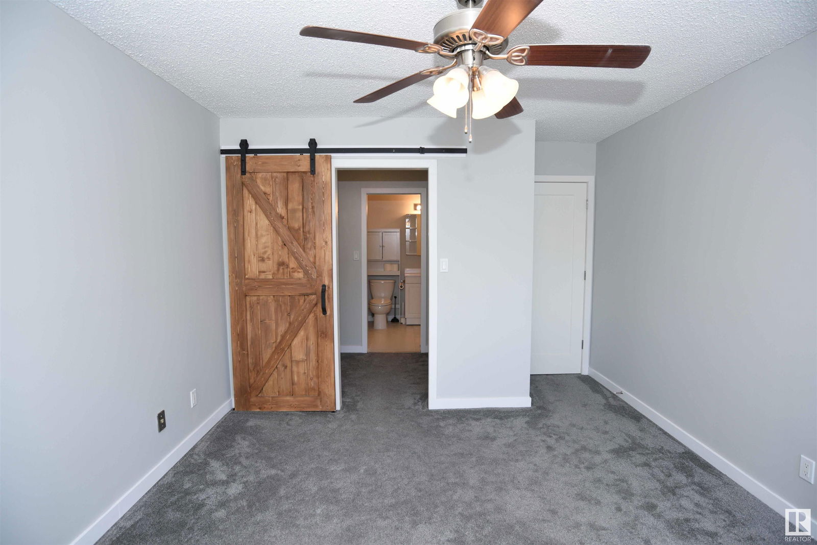 Listing Image 41