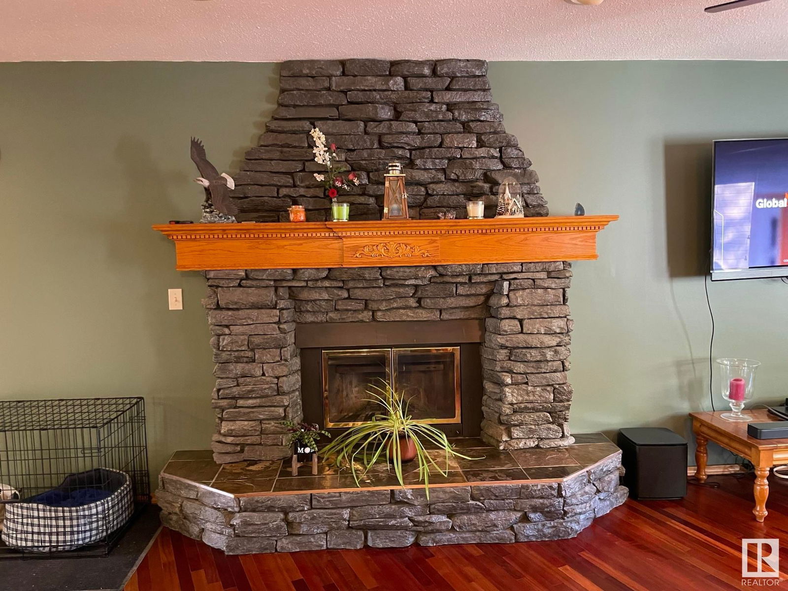 Listing Image 12