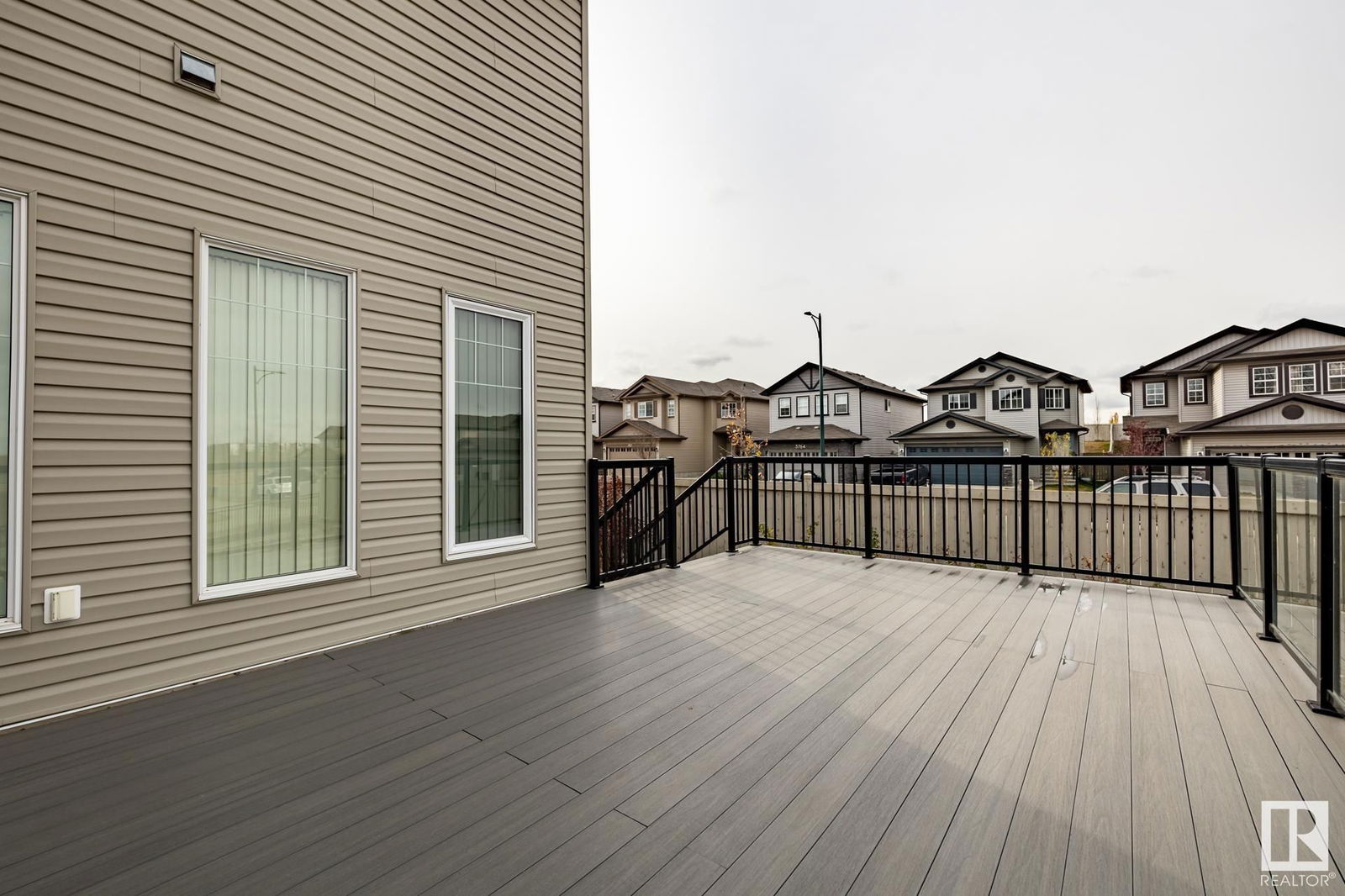 Listing Image 44