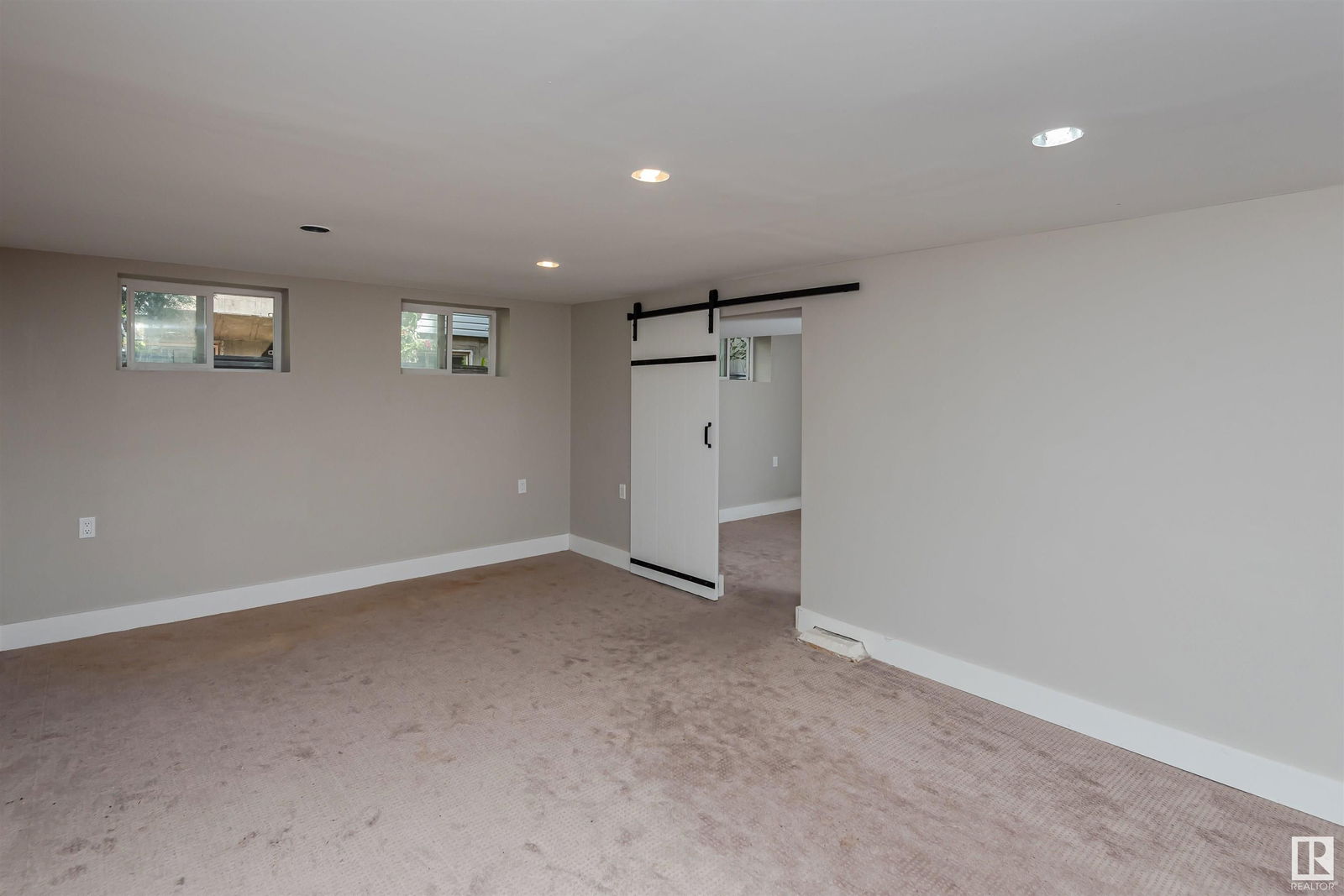 Listing Image 33