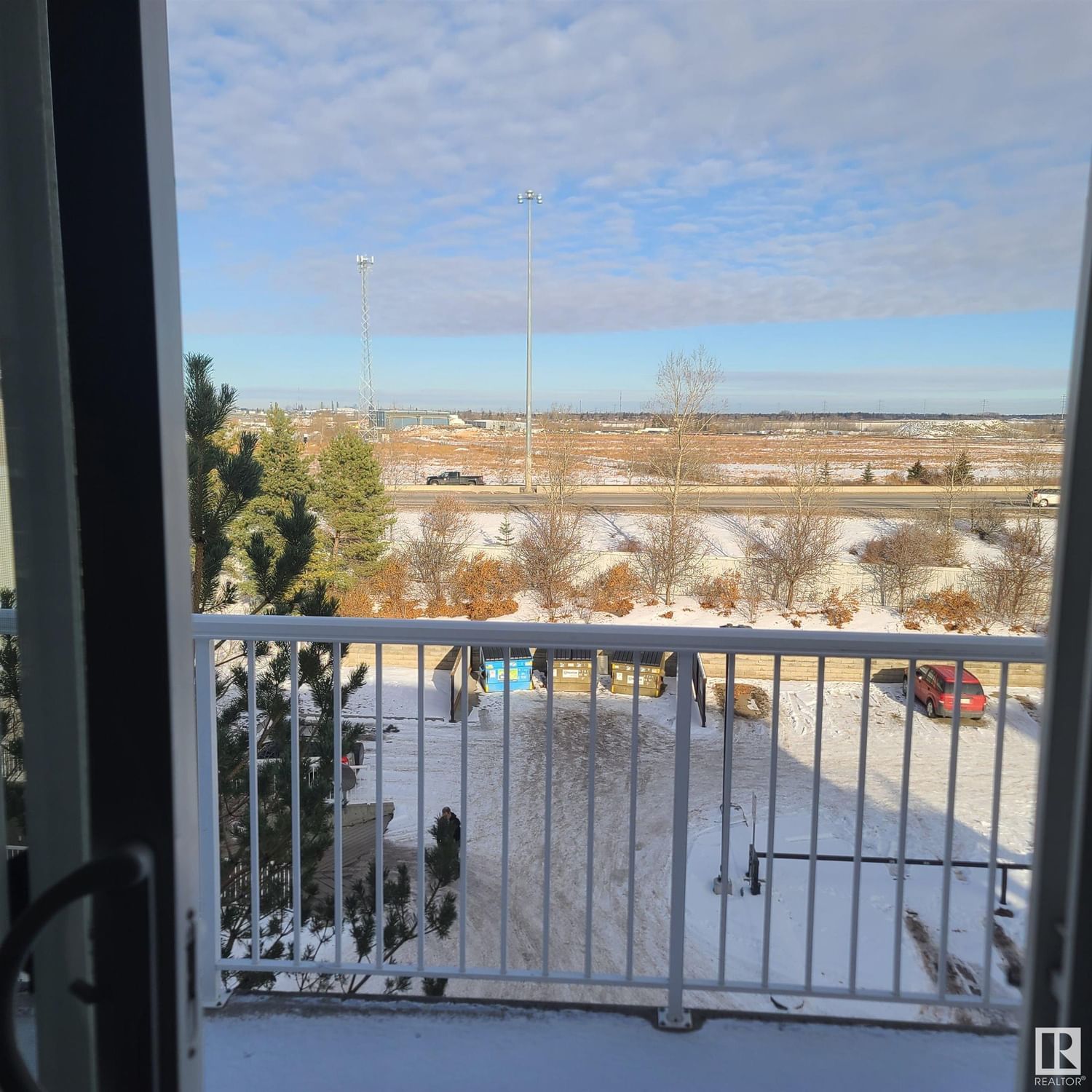 Listing Image 12