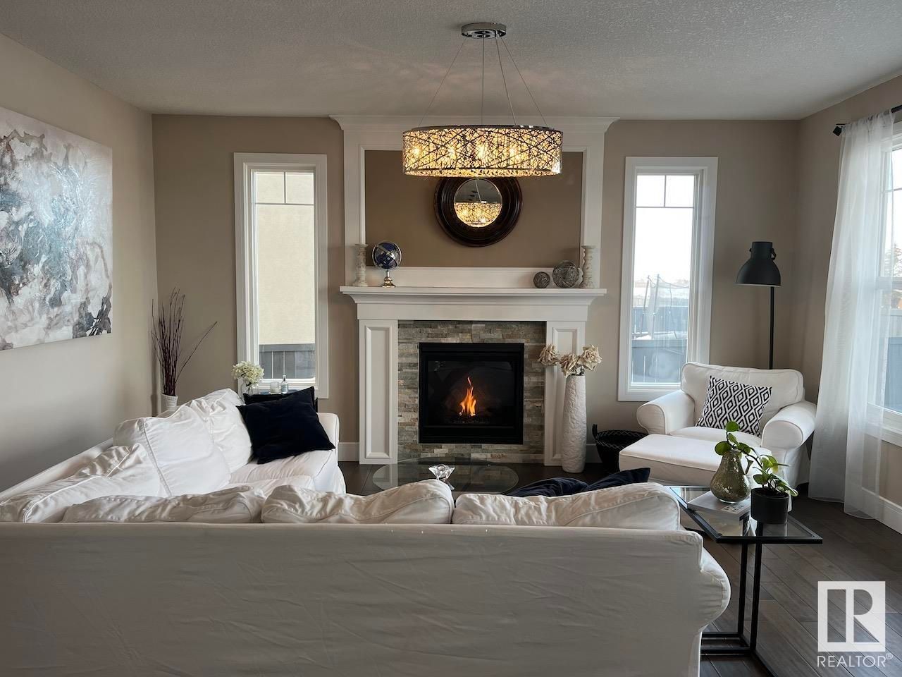 Listing Image 0