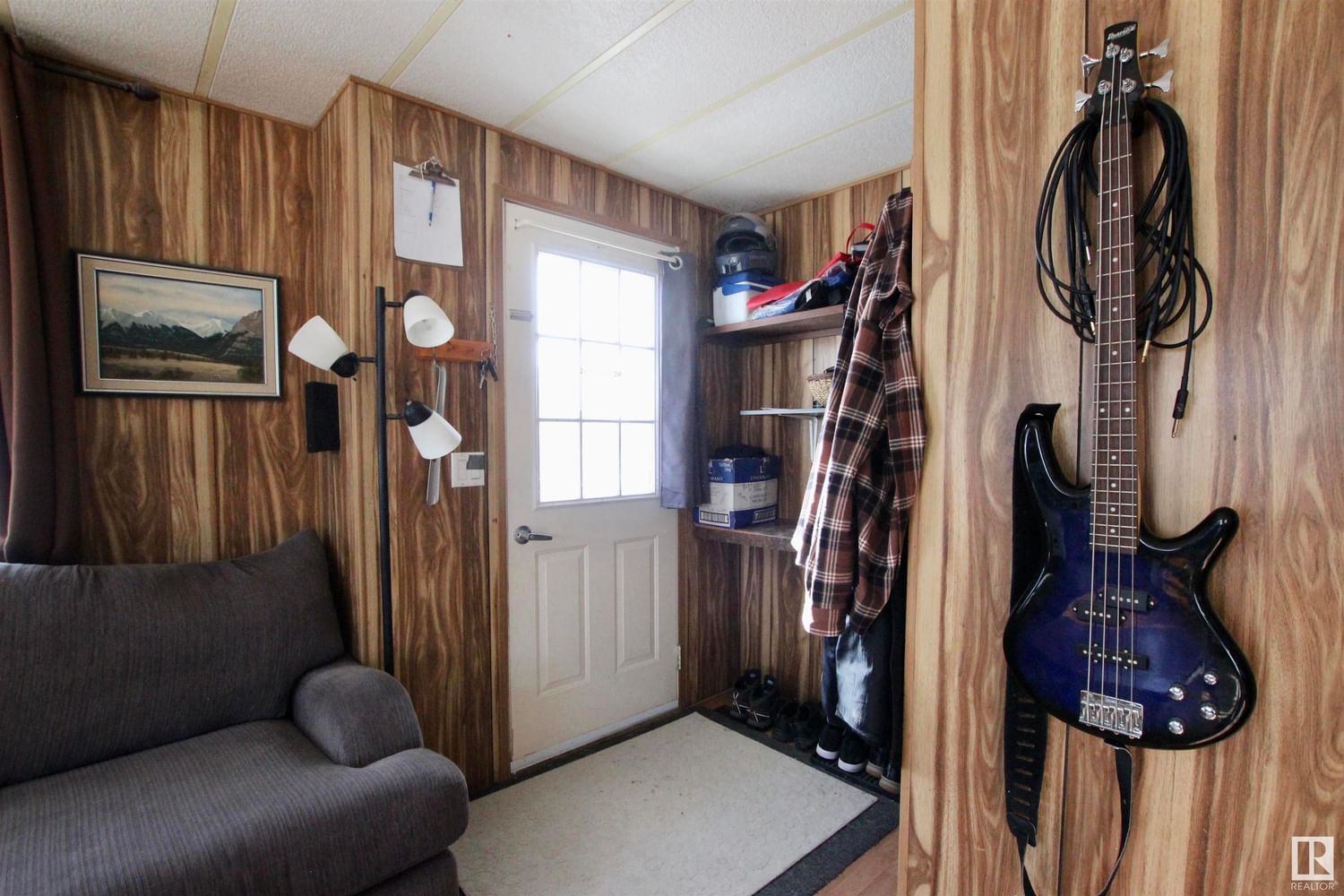 Listing Image 0