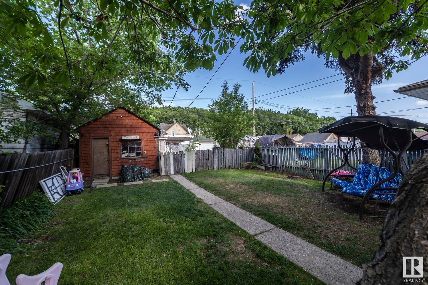 Listing photo 2