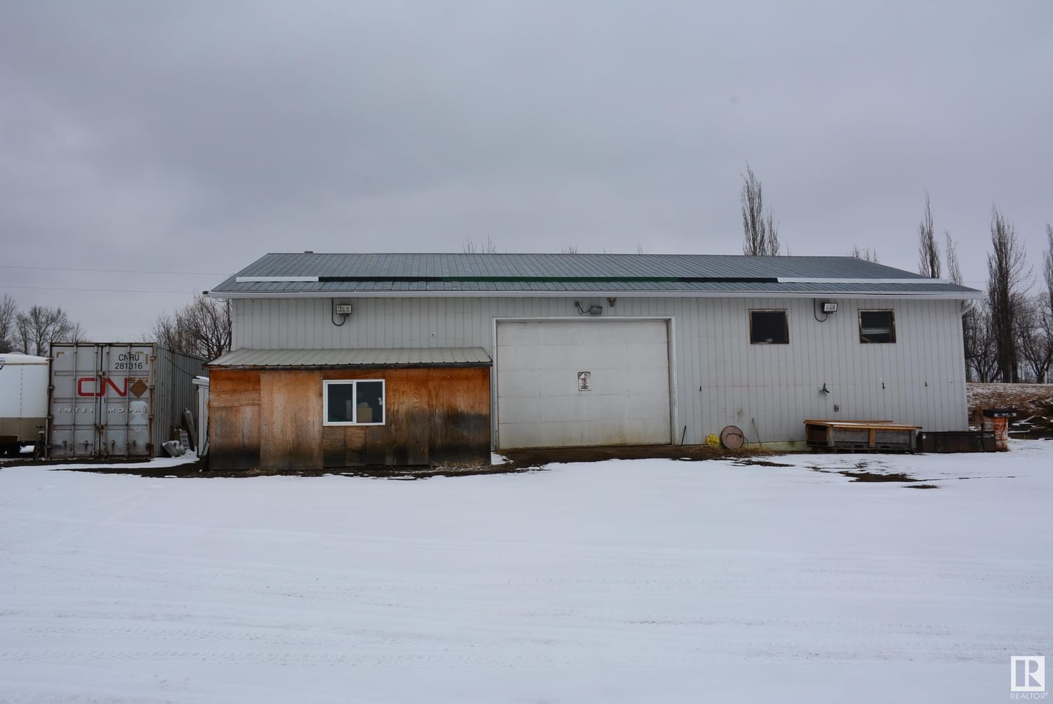 Listing Image 4