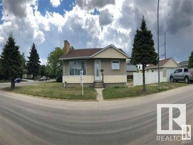 13703 137 Avenue, Edmonton, Alberta (MLS E4406803)