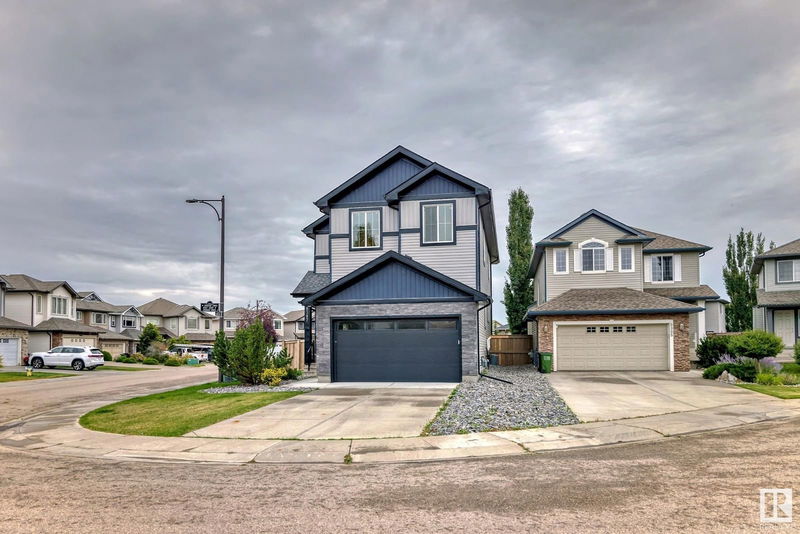 8387 Shaske Crescent, Edmonton, Alberta (MLS E4407099)