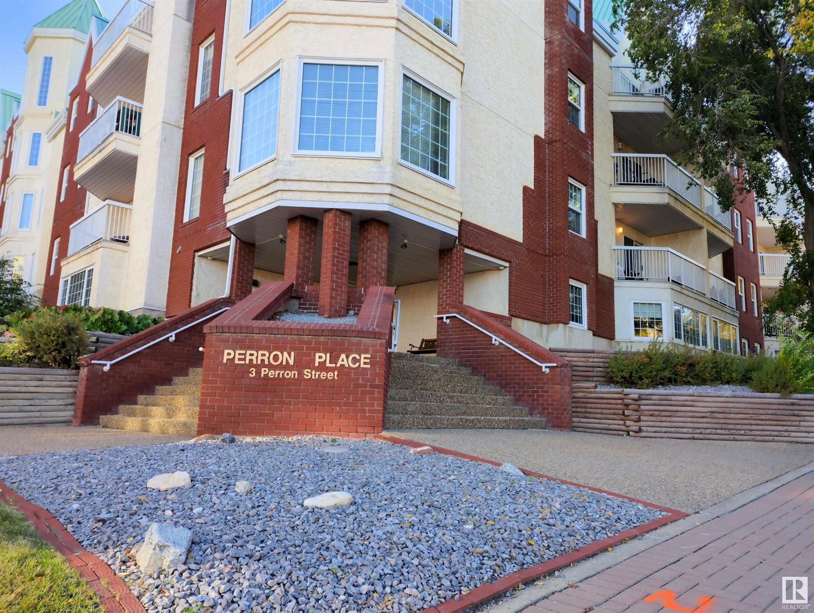 Listing Image 0
