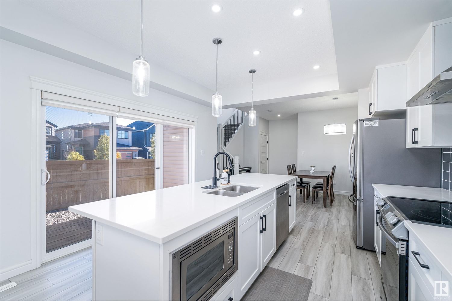 Listing Image 12