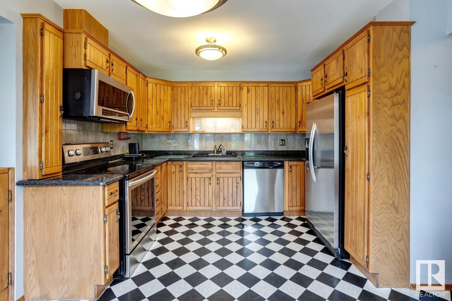 Listing Image 12