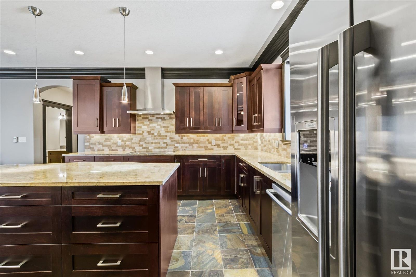 Listing Image 15