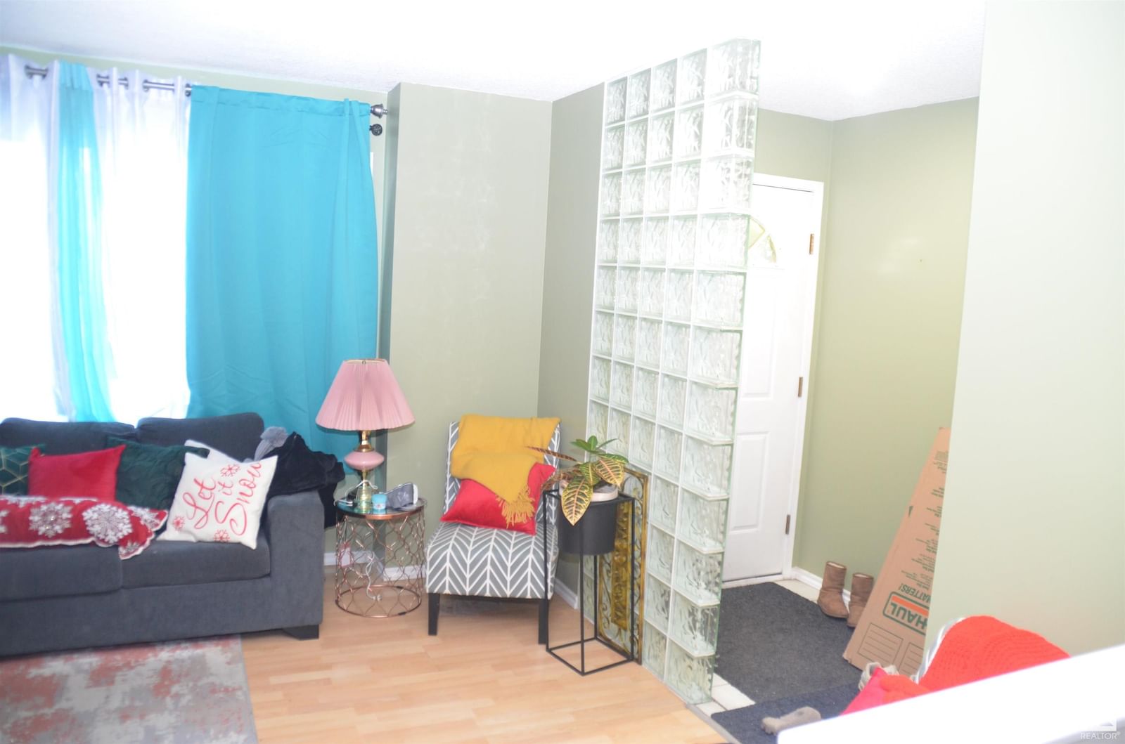 Listing Image 7