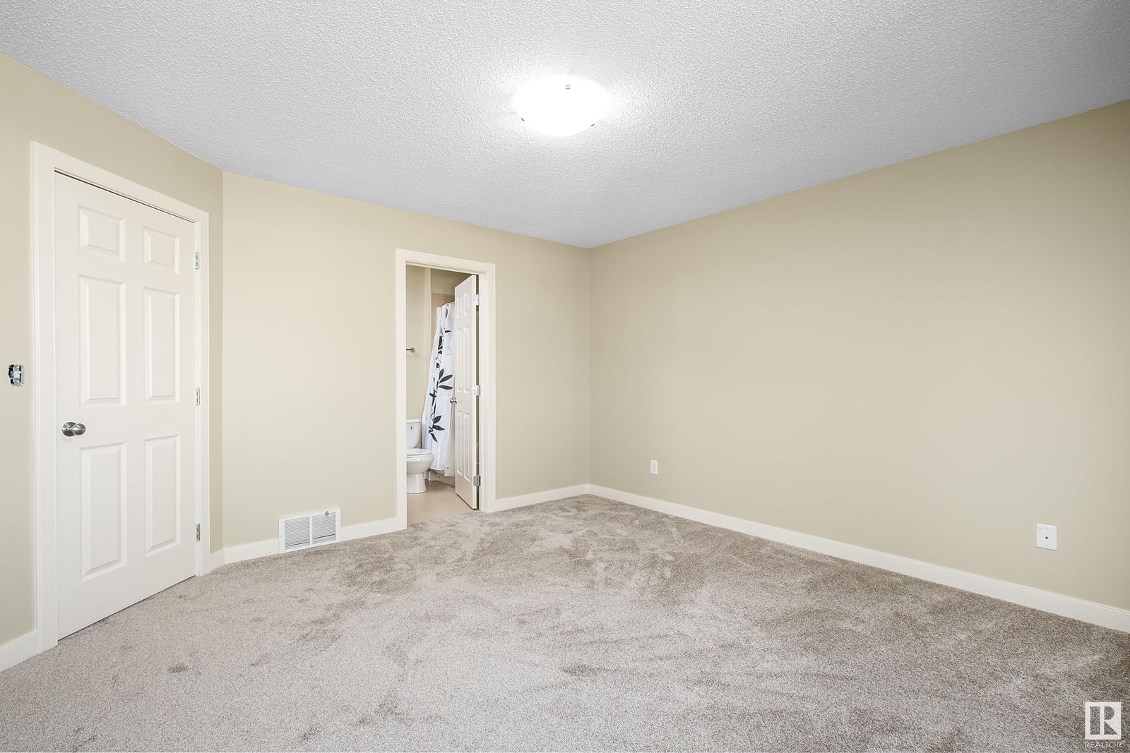 Listing Image 30