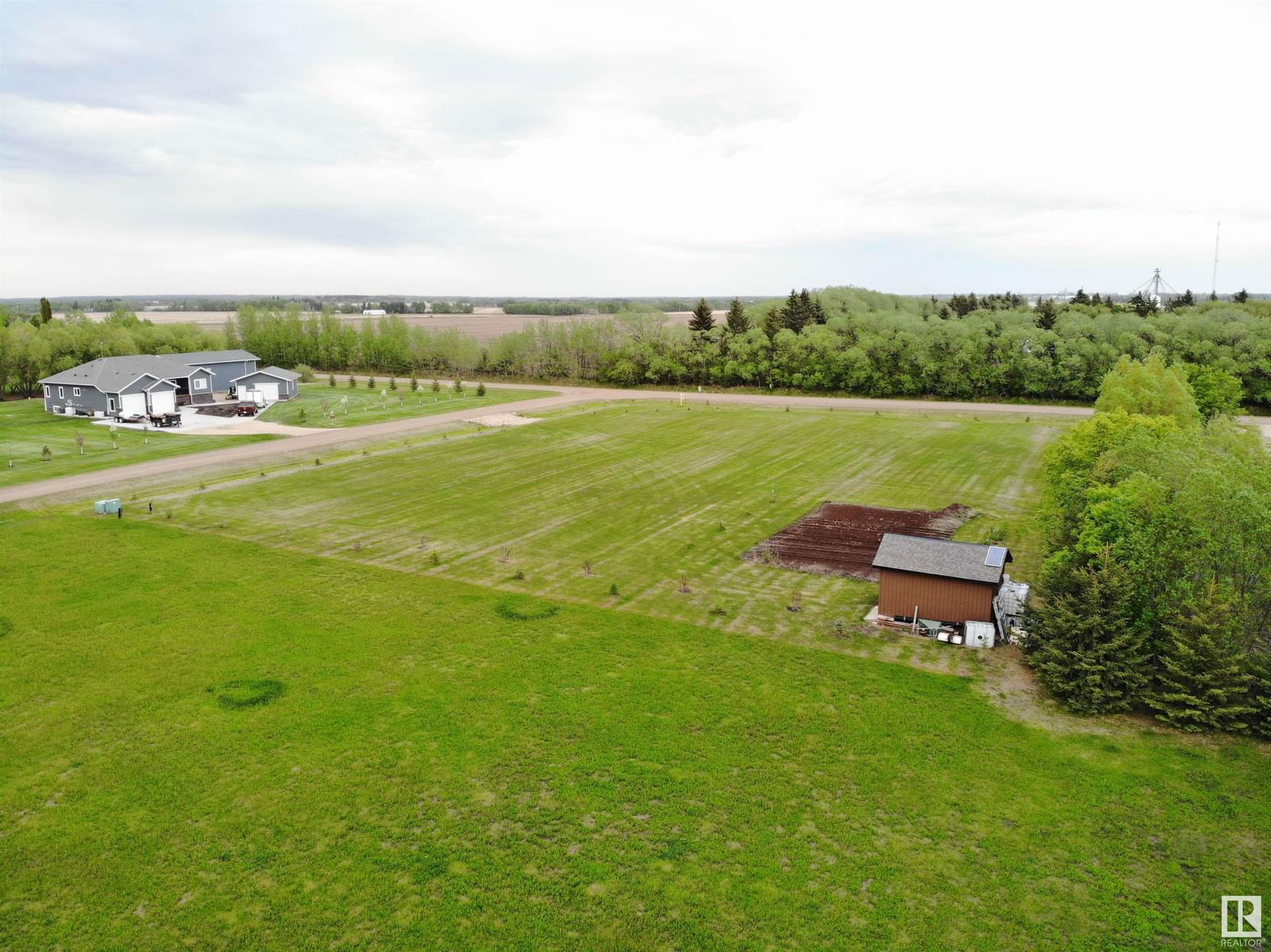 Listing photo 3