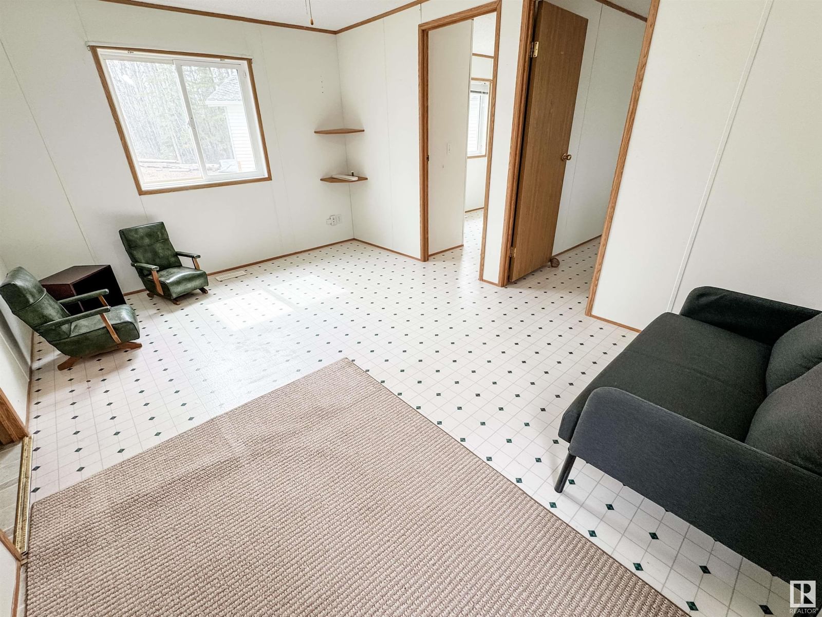 Listing Image 16