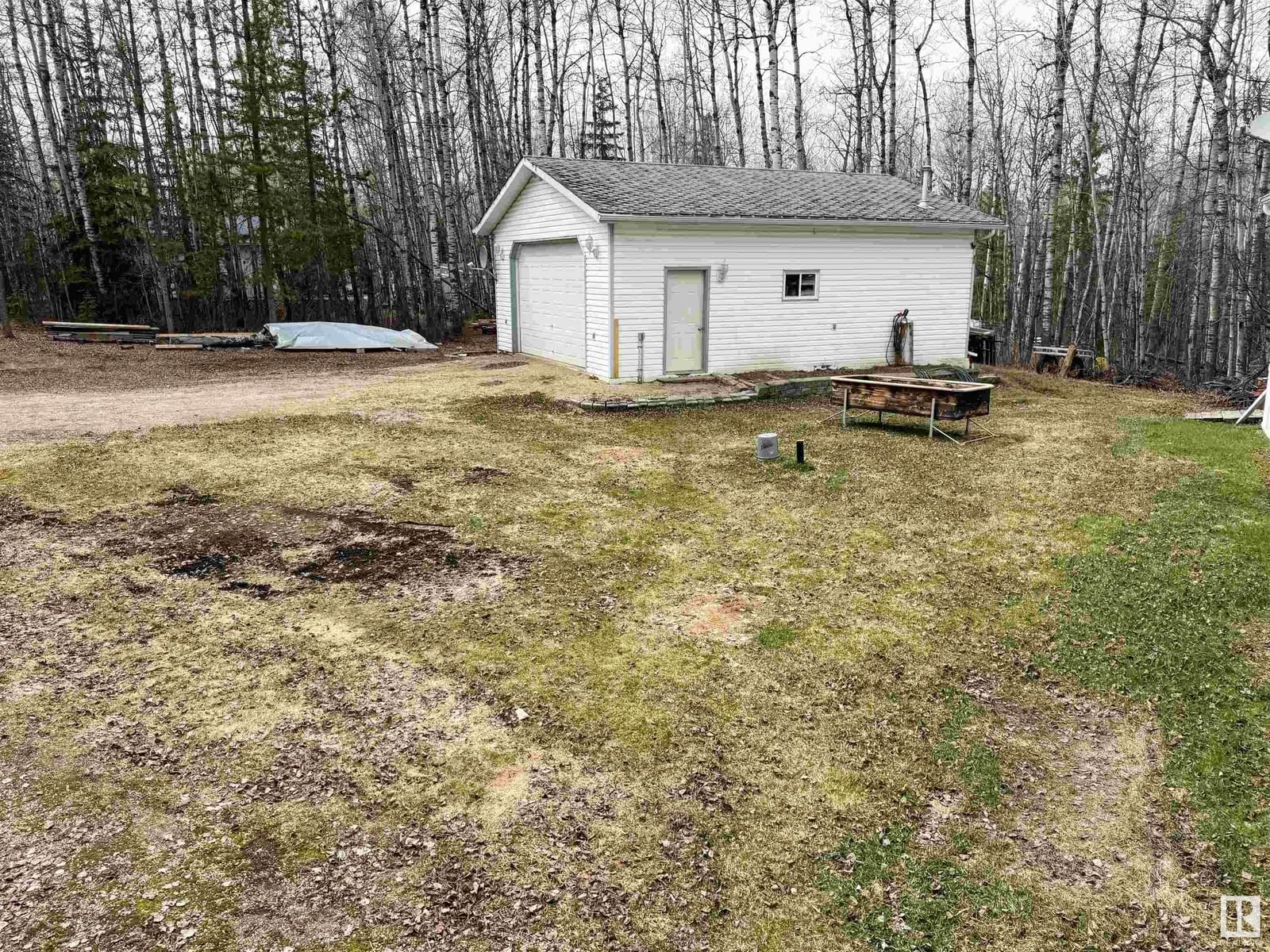 Listing Image 4