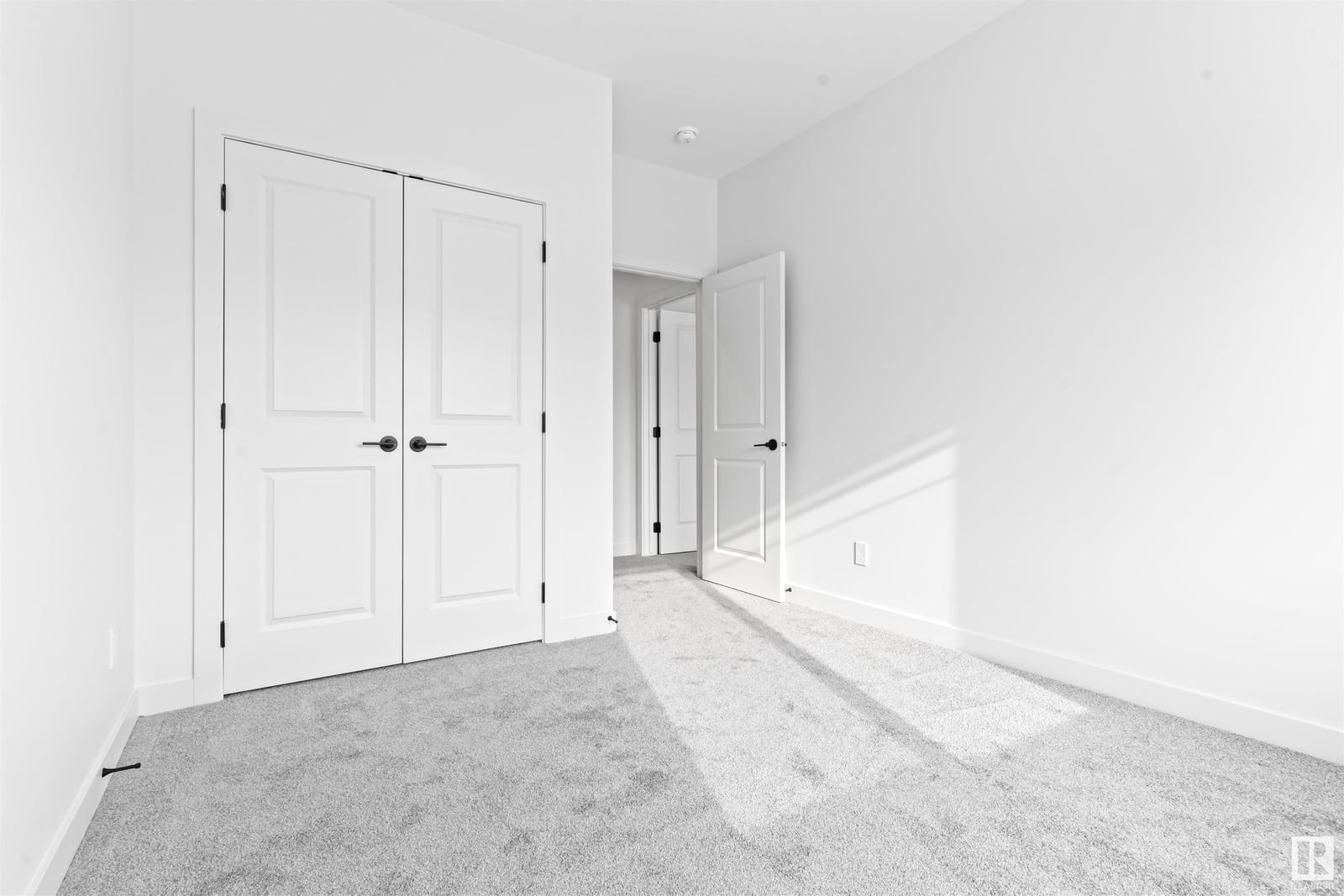 Listing Image 50