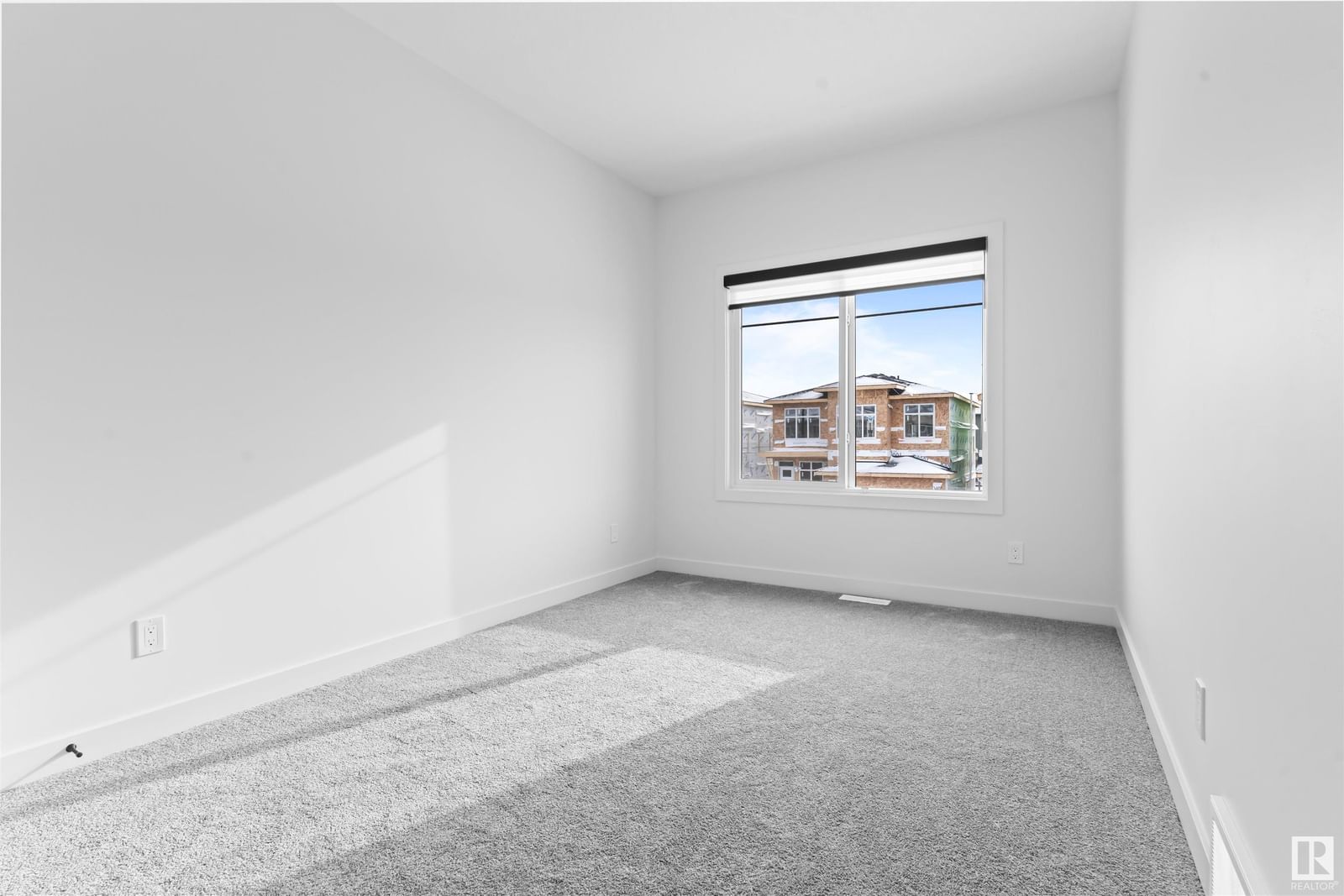 Listing Image 51