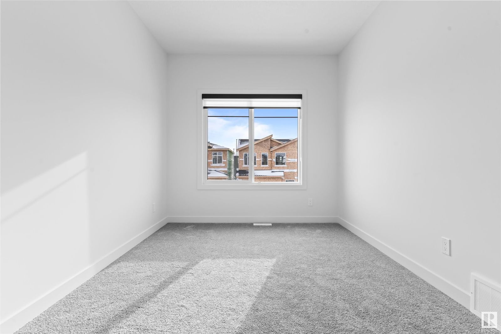 Listing Image 52