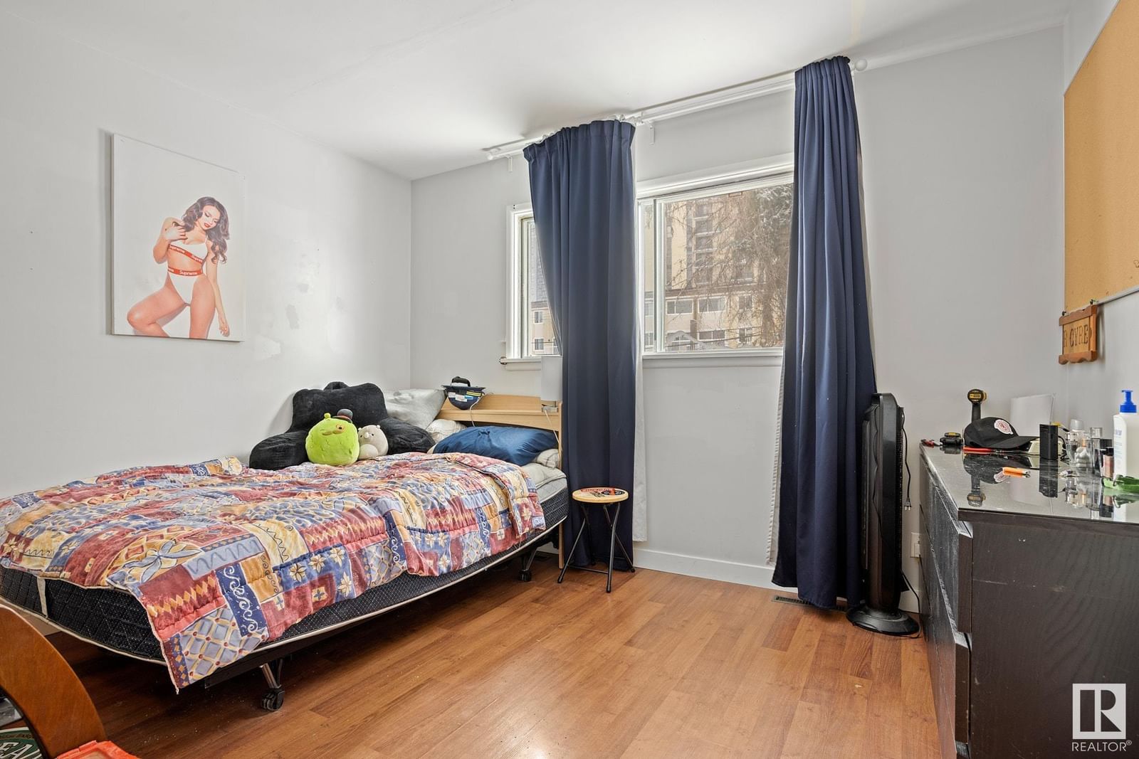 Listing Image 12