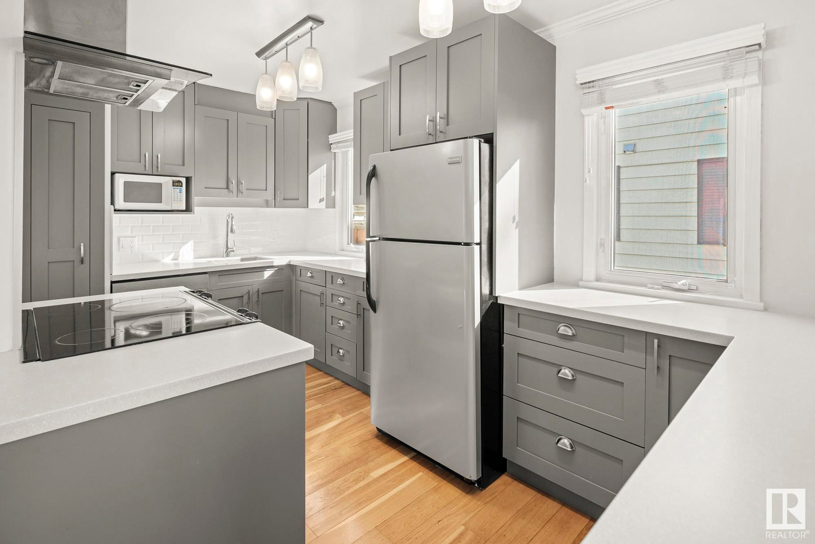 Listing Image 7