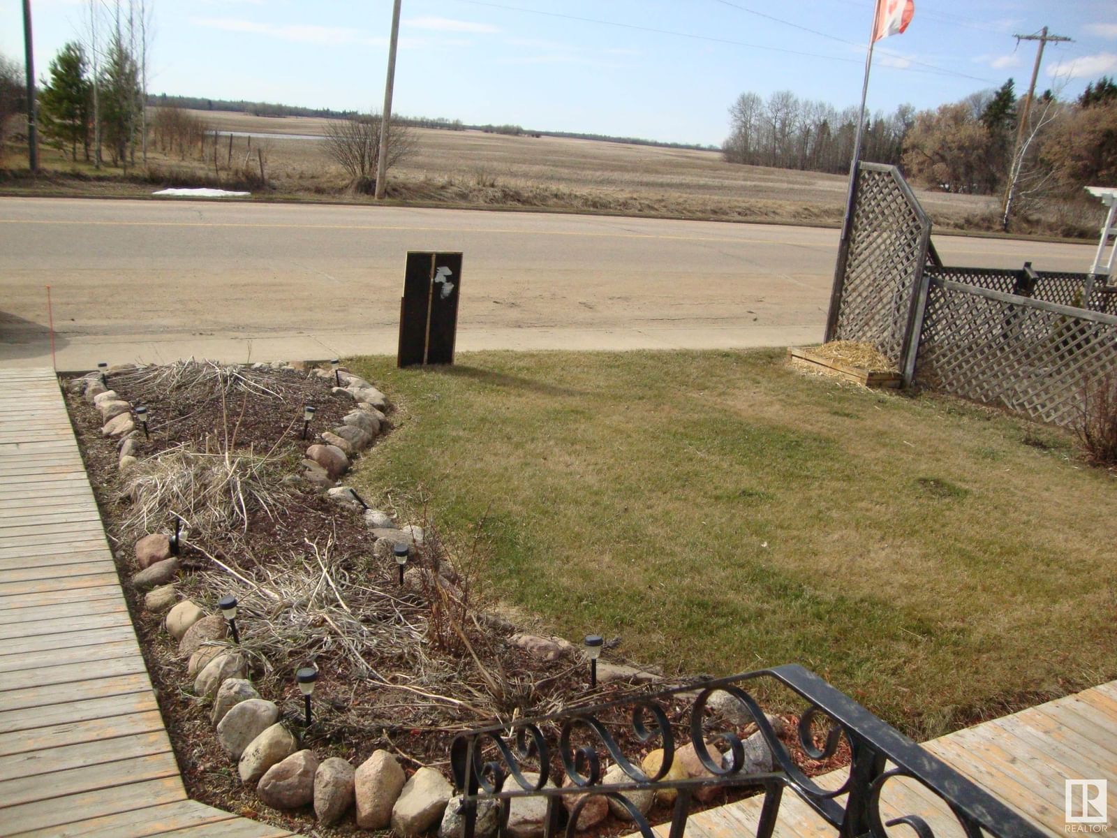 Listing Image 4