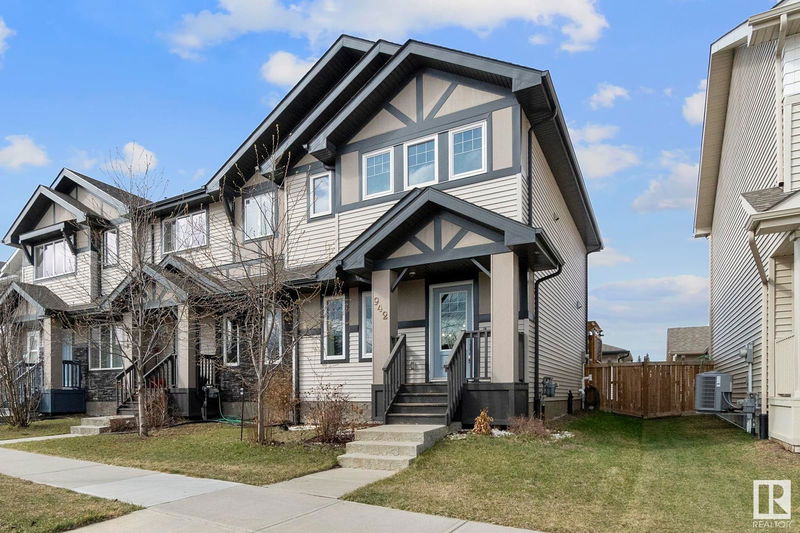 942 East Gate, Edmonton, Alberta