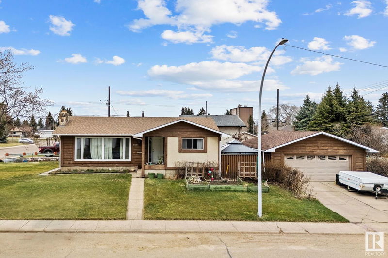 6716 97 Av, Edmonton, Alberta