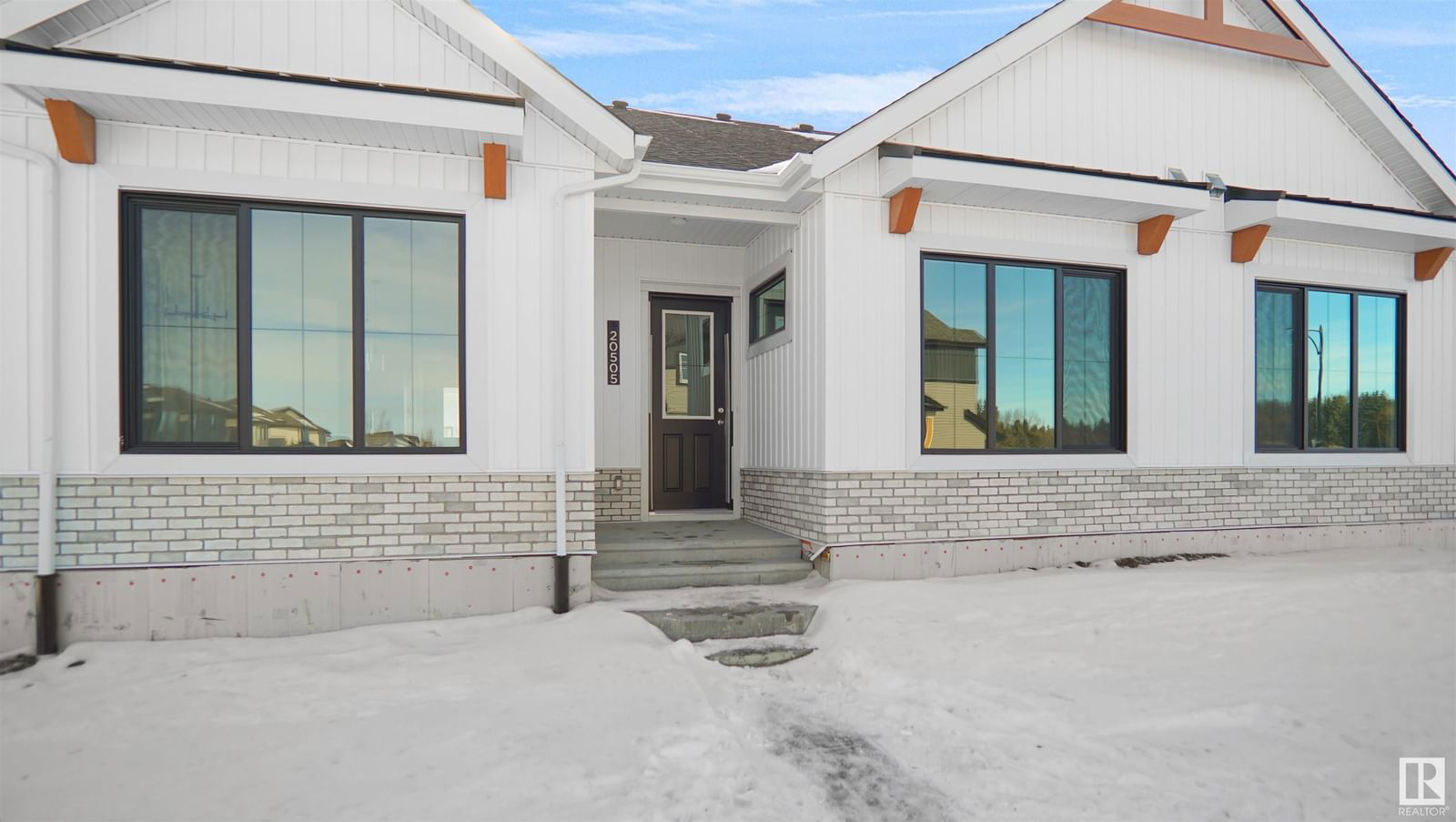 Listing Image 0