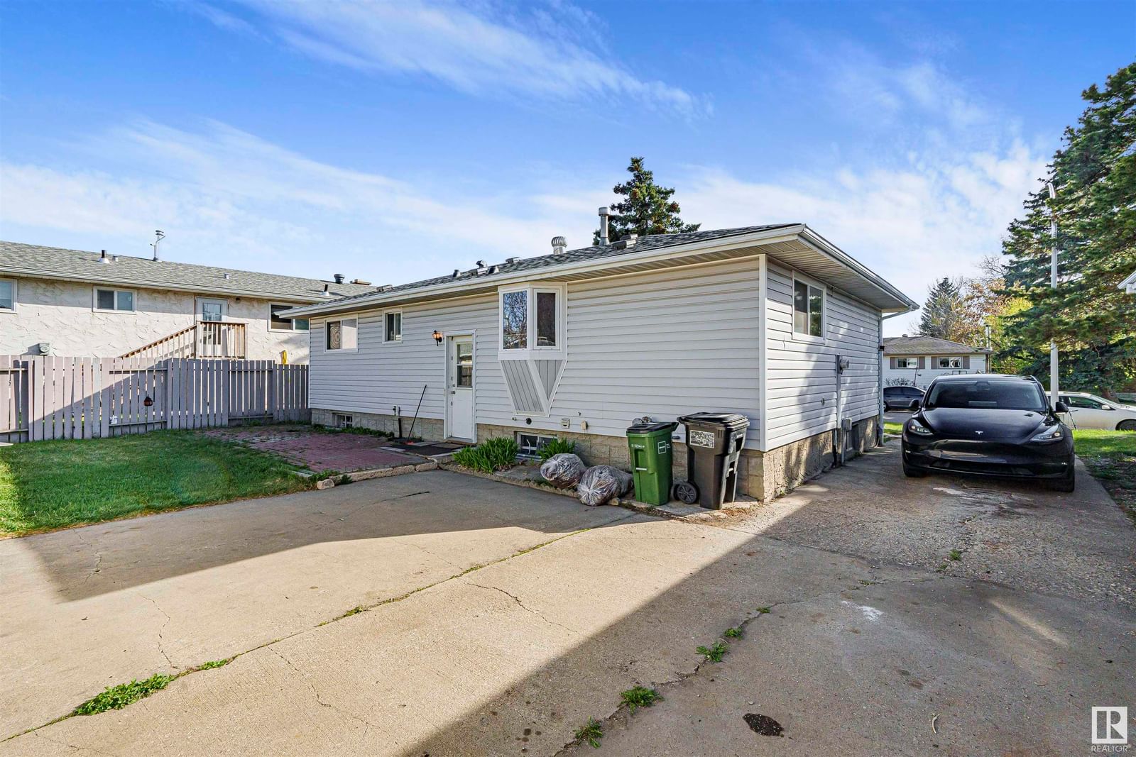 Listing Image 24