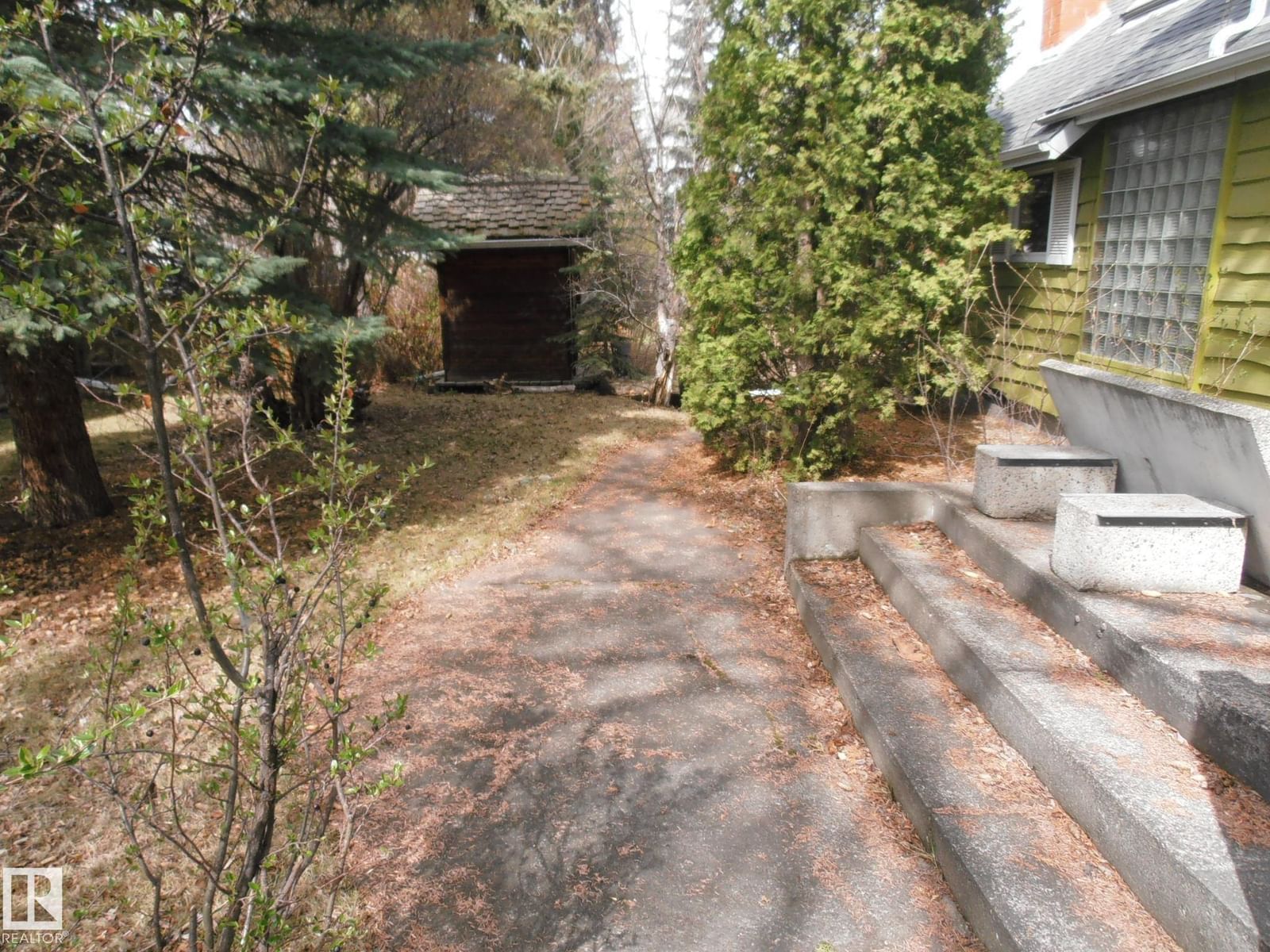 Listing Image 6
