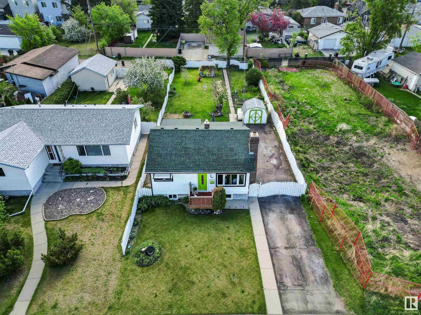 Listing Image 6