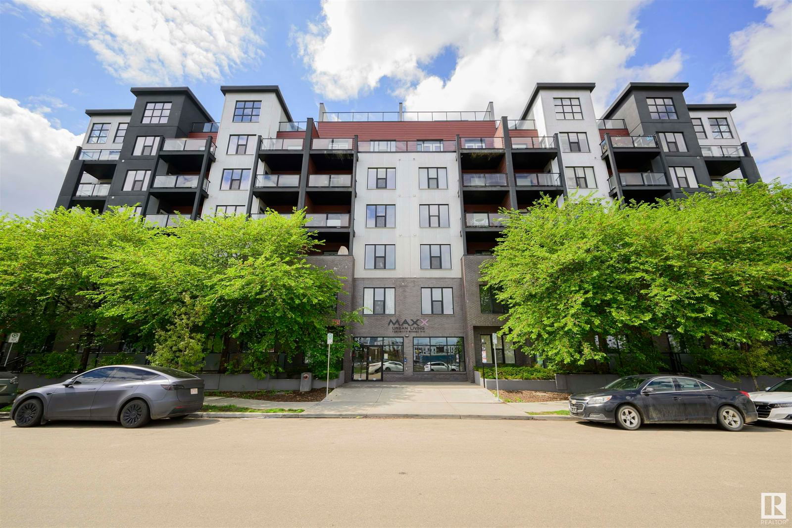 Listing Image 1