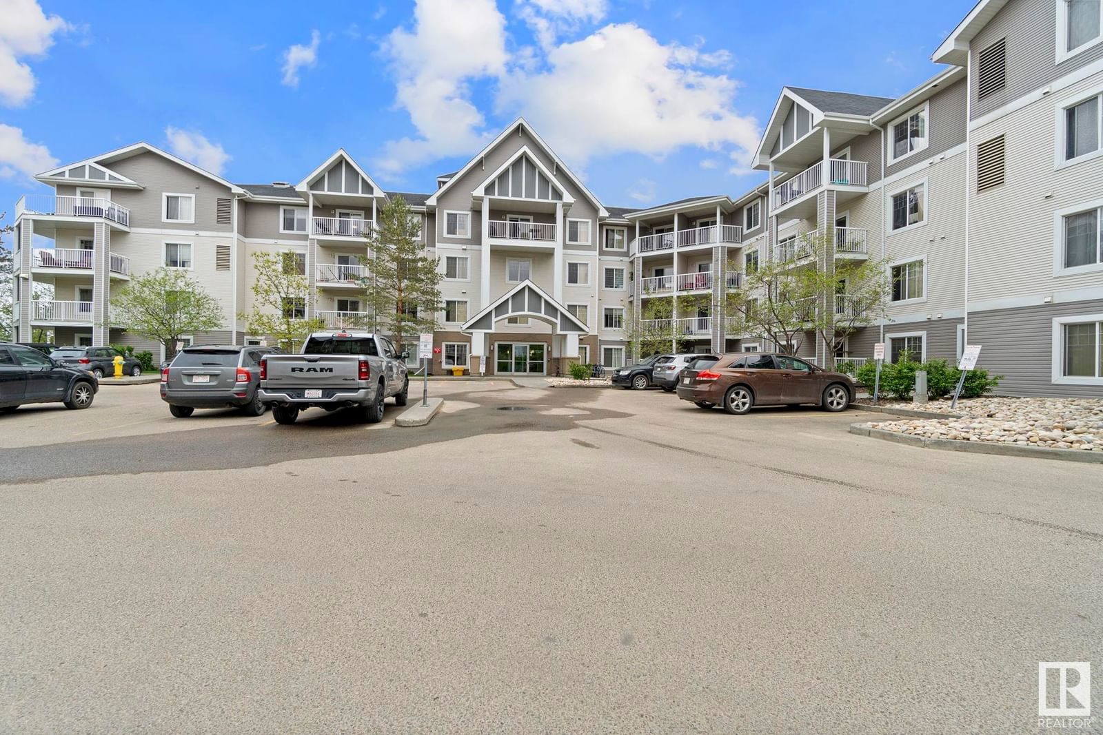 Listing Image 0