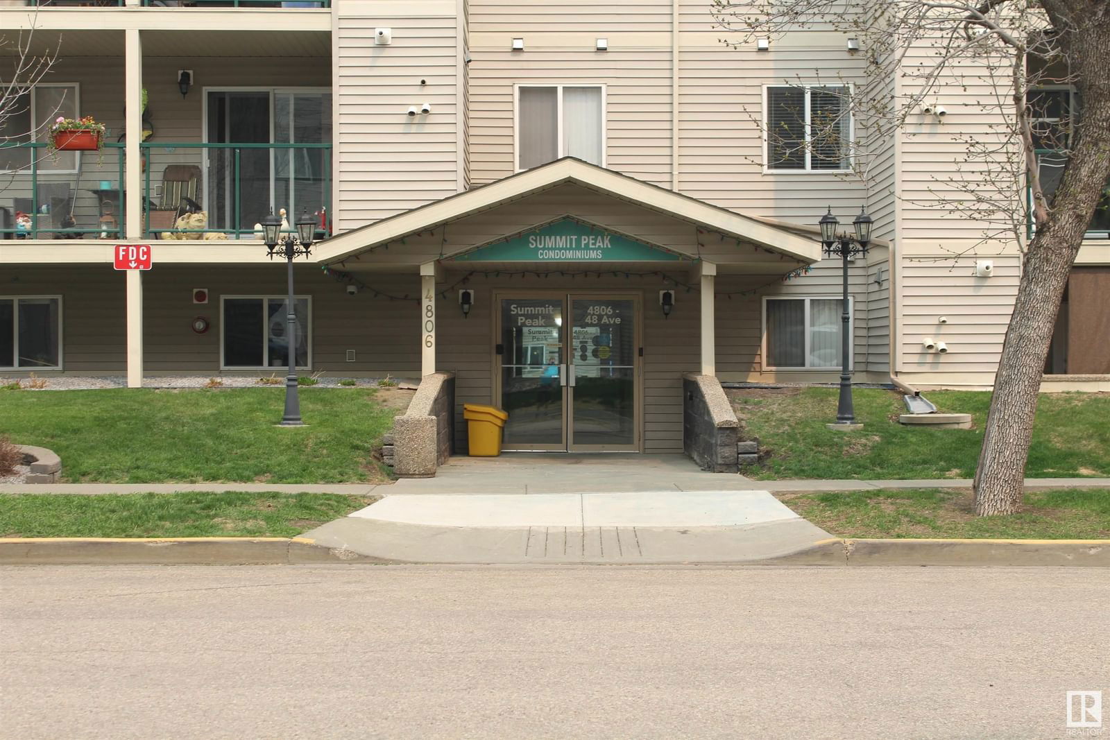 Listing photo 1