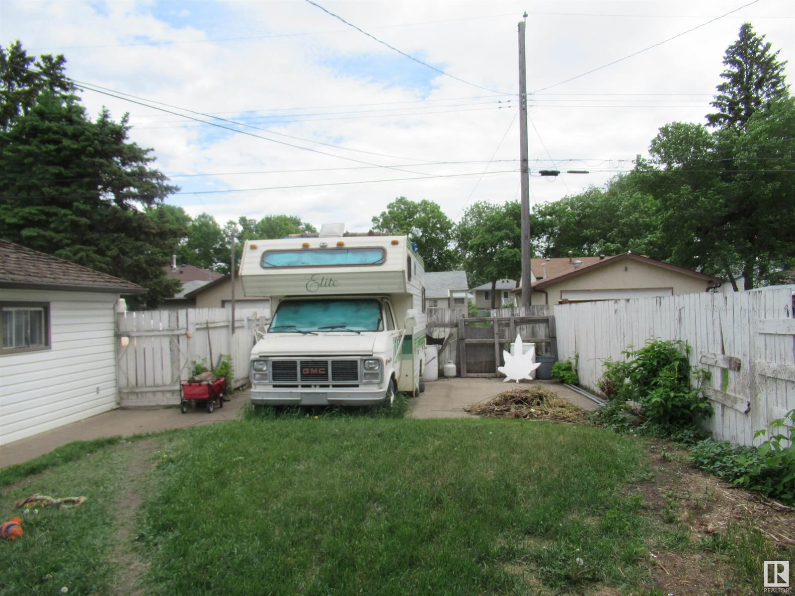 Listing Image 4