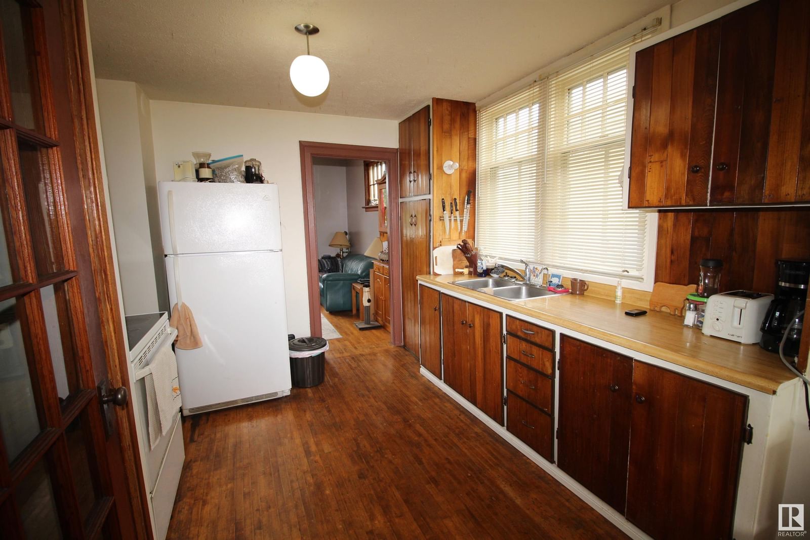 Listing Image 7