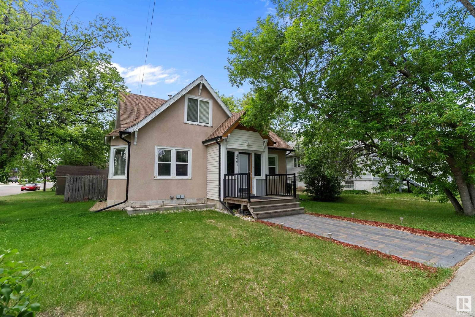 Listing photo 1