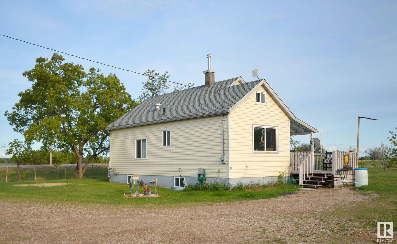 Listing photo 3