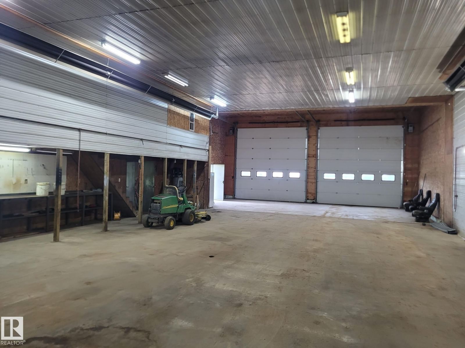 Listing Image 24