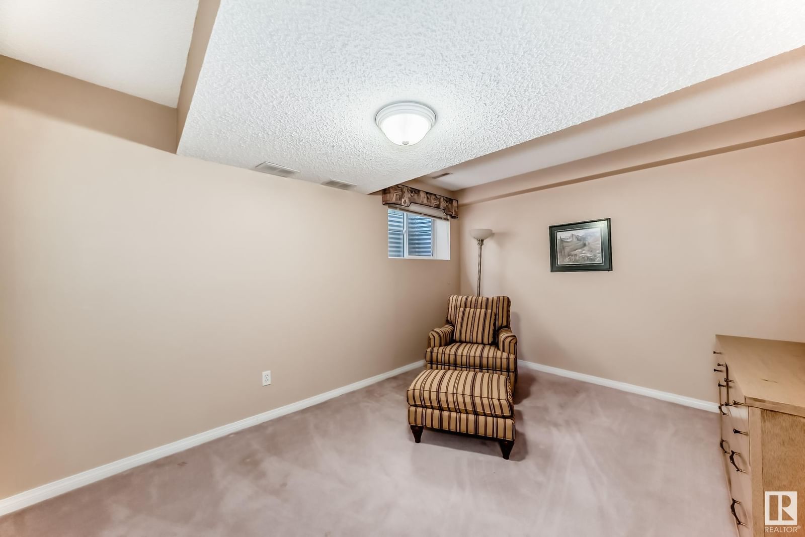 Listing Image 50