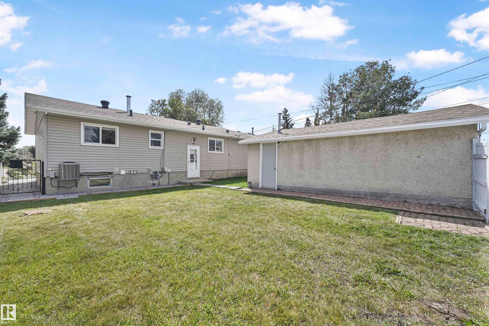 Listing Image 29