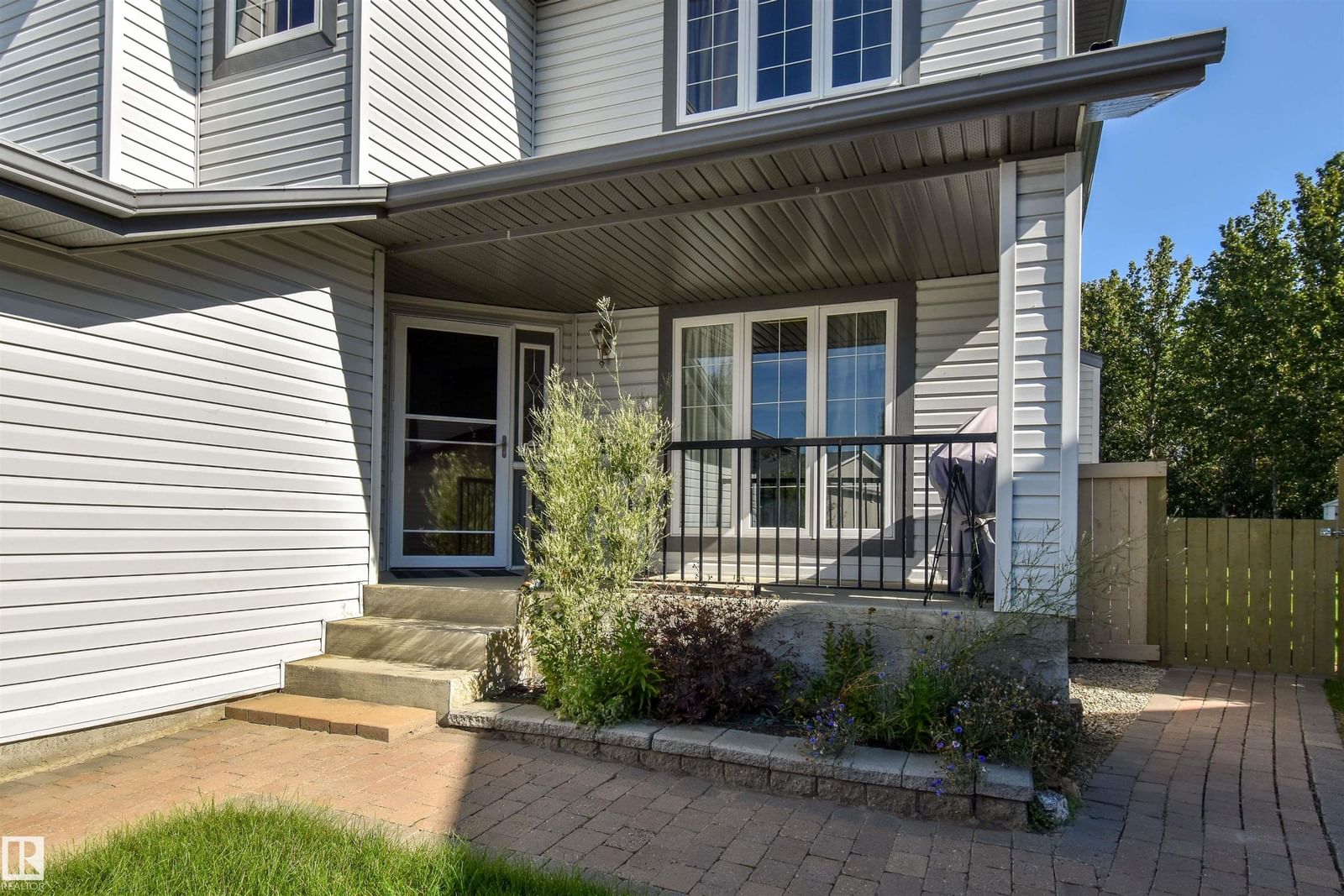 Listing Image 5