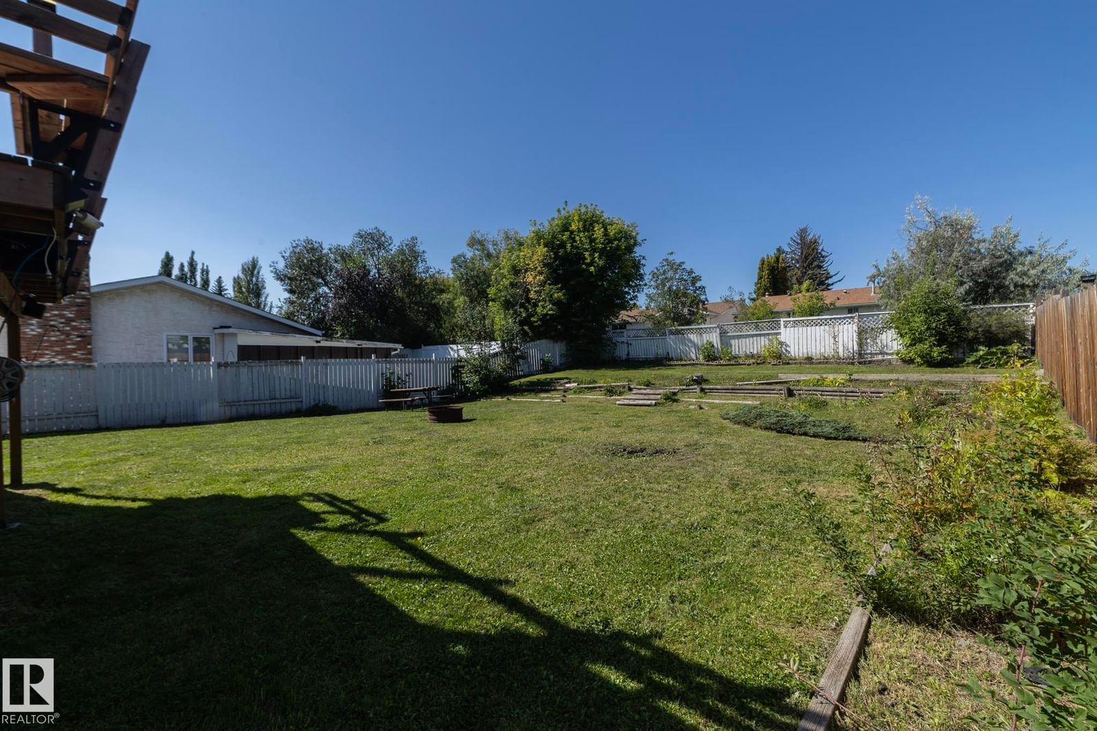 Listing Image 44
