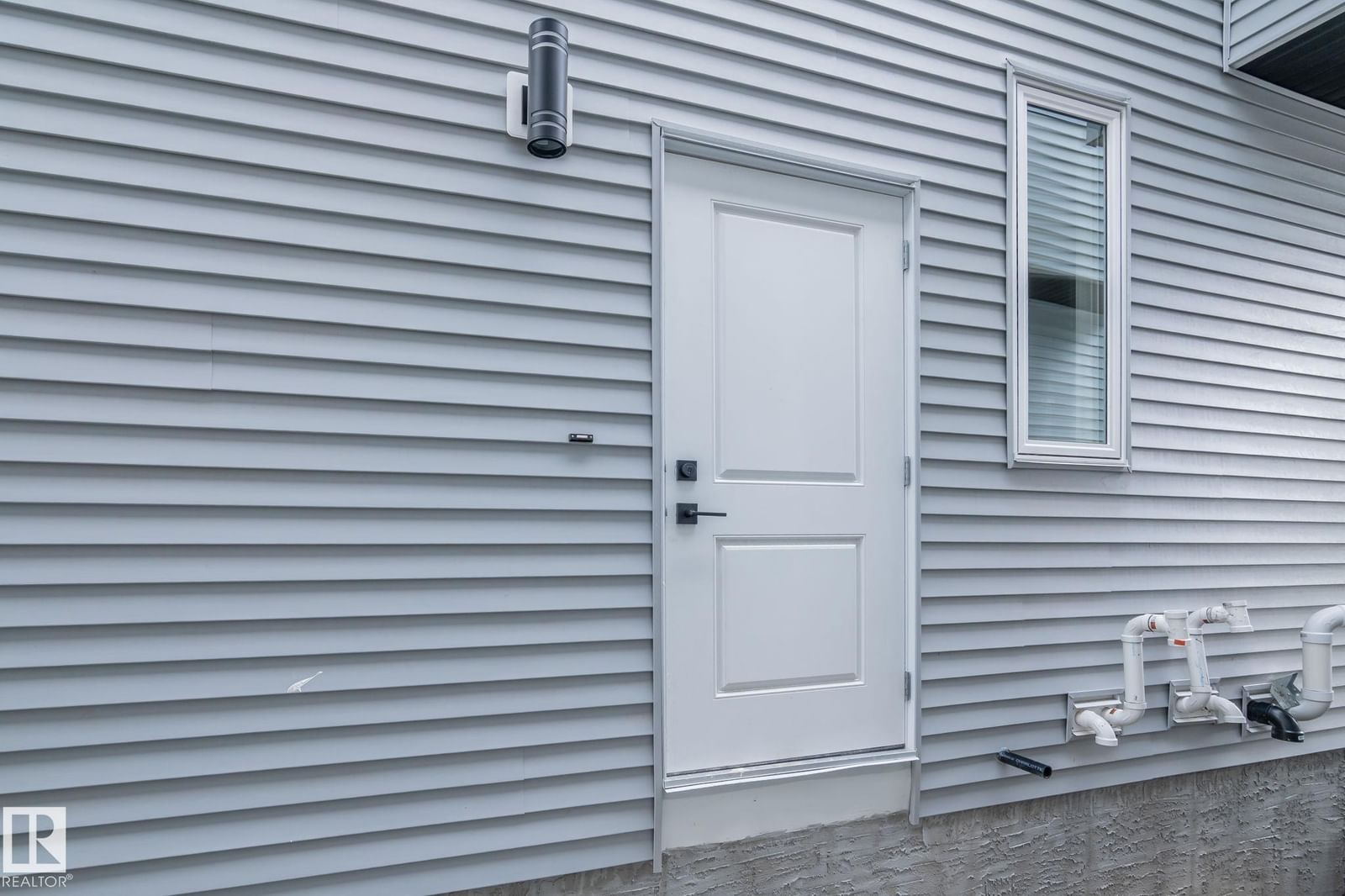 Listing Image 52