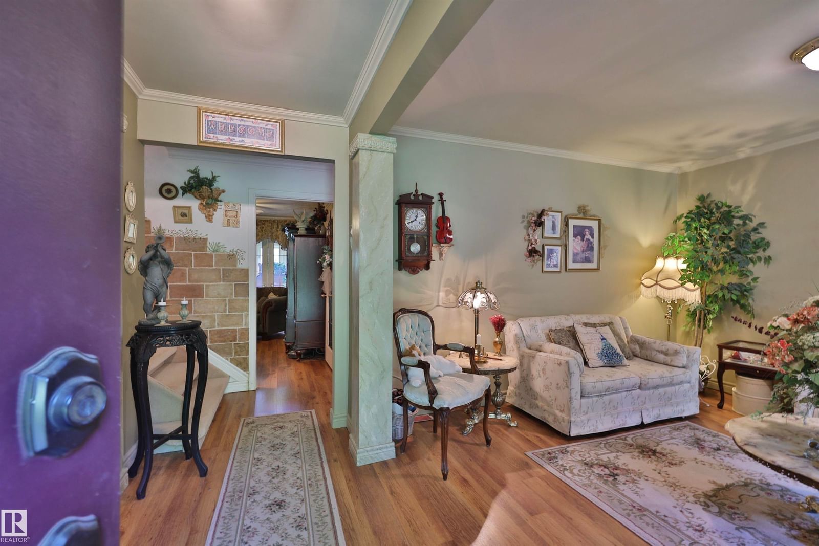 Listing Image 9