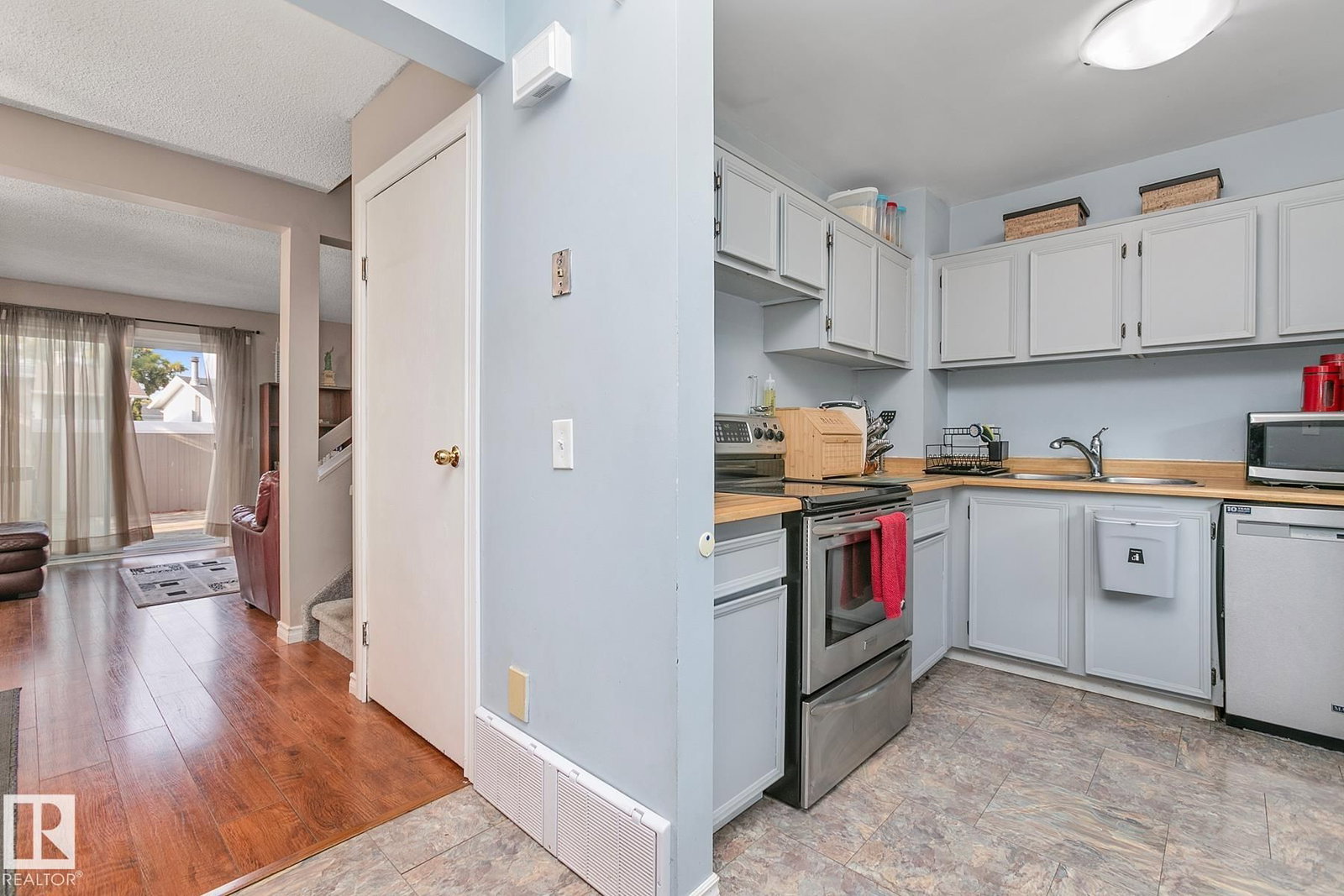 Listing Image 9